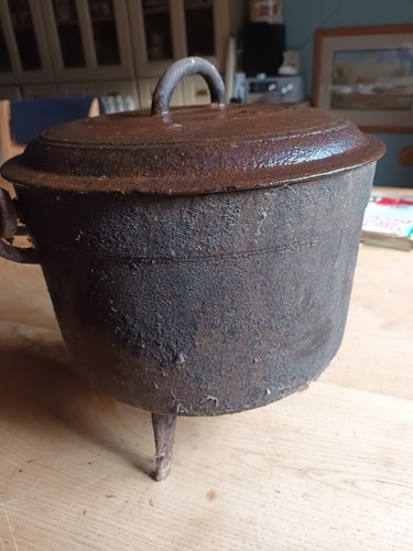 Cast iron gypsy cooking - cast, pot