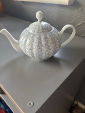 Beautiful teapot Fine bone