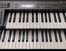 Yamaha EL-60 Electone comes with organ seat