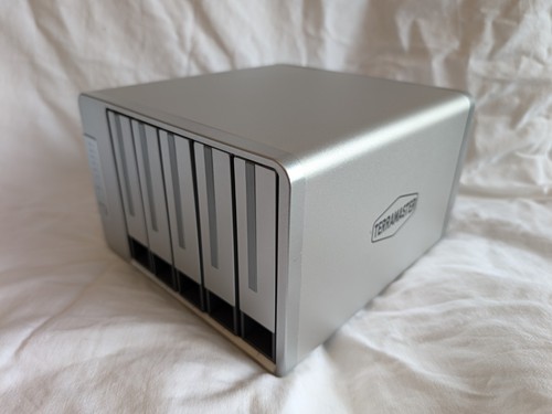 Terra master nas 221 bay - master, 5
