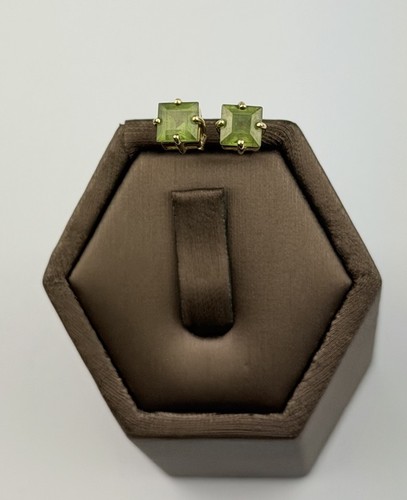 Peridot earrings stud 9ct - peridot,