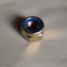 DT125R Rear wheel spindle /