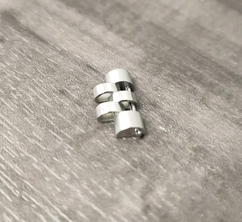 One 16mm link for - link, jubilee