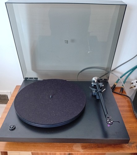 Rega planar turntable - 3,