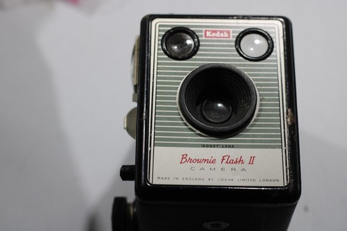 Kodak brownie flash camera - kodak,