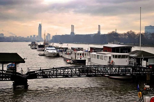 Houseboats river thames - houseboats,