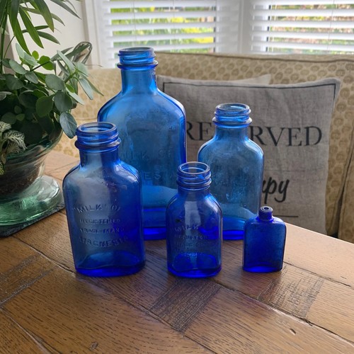 Old fashioned blue chemist - old,