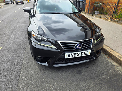 Lexus 300h 2015 black - is,