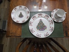 Gibson Christmas Dishes, 8