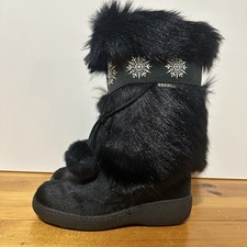 OSCAR Sport Women's Size 41 US 10 Black Goat Hair Fur Winter Ski Boots Pom Poms