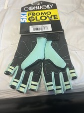 Connelly Woman’s Skiing