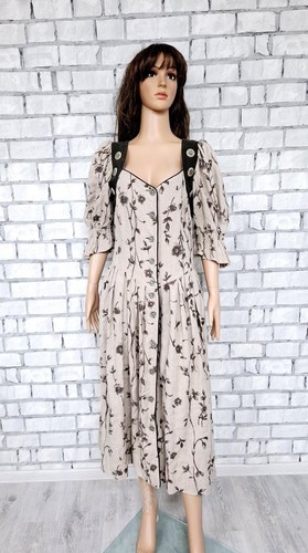 Long beige linen dirndl - long,