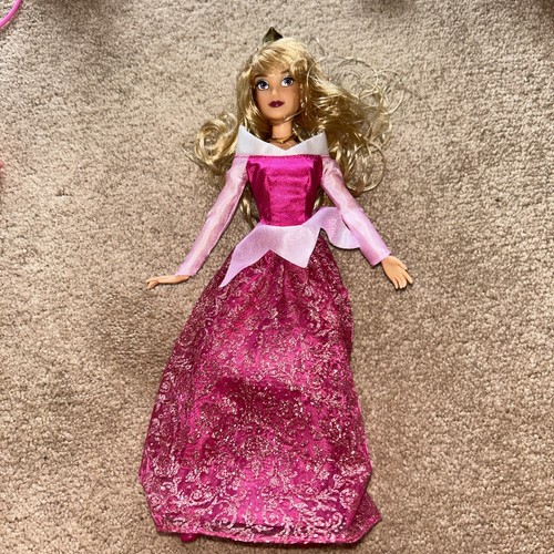 Disney store classic doll - disney,