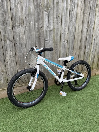 Cube access 200 kids - 200, bike