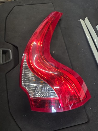 2016 volvo xc60 rear right - volvo,