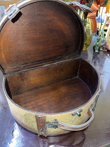 Half round old - half, map