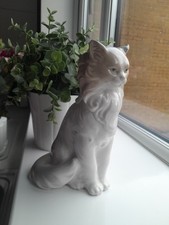 Beautiful Lladro Nao Angora Cat. White/beuge/grey. Sitting Tall