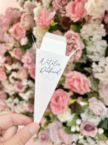 Empty white kraft confetti - white,