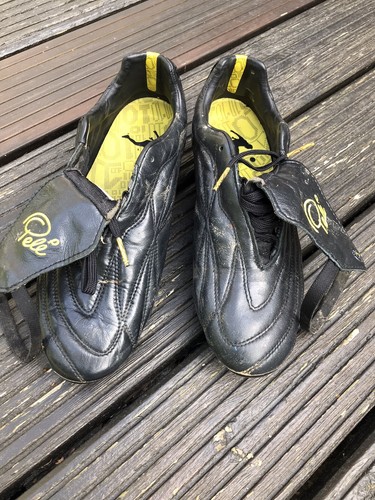 Pelé football boots - football, boots.