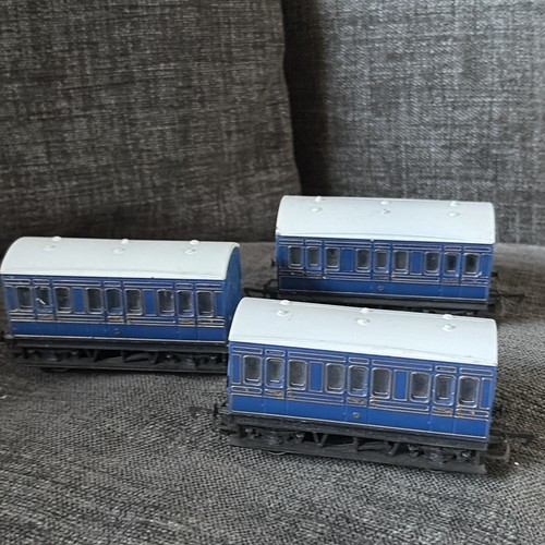 Three hornby r1127 - three, r212