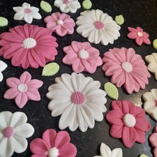Daisy flower and leaves cake - and,