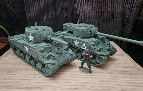 Sherman firefly - &,