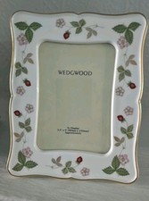 WEDGWOOD WILD STRAWBERRY PHOTO