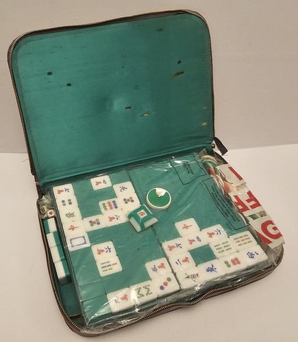 Mah jong rare green - and, white