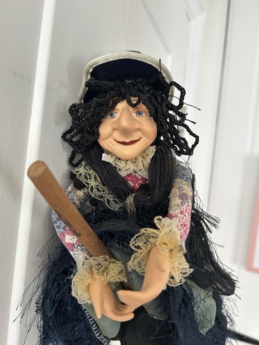 Witches pendle nell - witches,
