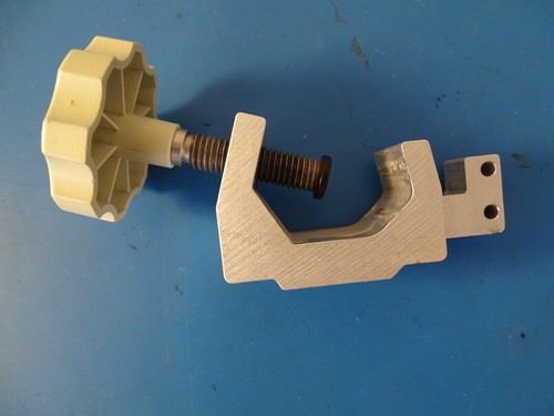 Hospira pole mount clamp - pole,