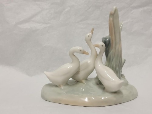 Lladro nao porcelain - ,