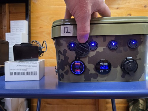 Light camo bivvy power bank - light,