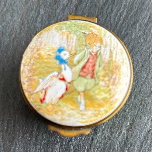 Vintage crumbles enamel