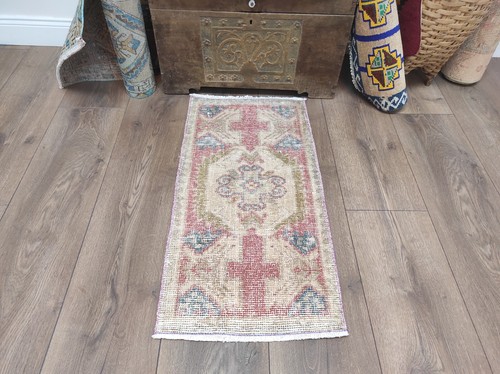 Handmade small rug wool - small,