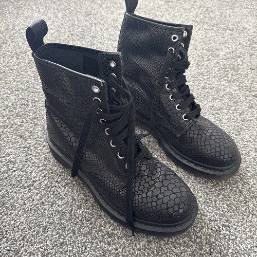 Martens boots size 5 uk - dr.,