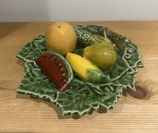 Vintage Majolica Style Raised Fruit On A Leaf Plate Wall Decor 19cm Diameter
