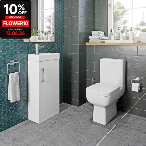 Bathroom suite close - close, coupled