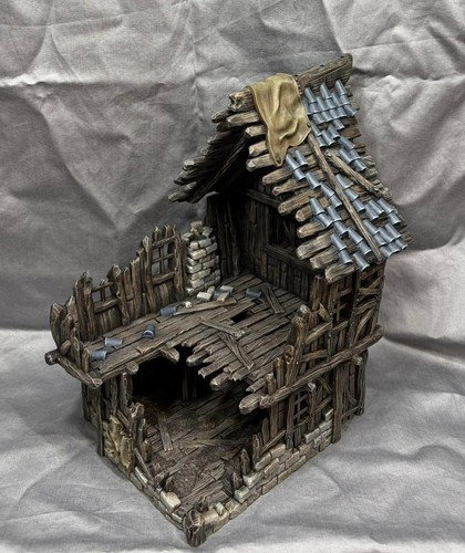 Back alley ruined house - back,
