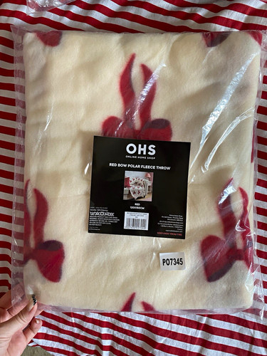 Ohs red bow - fleece, throw