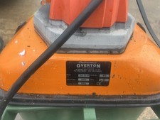 Overton Petrol Leaf Vacuum