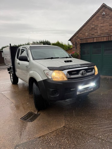 Toyota hilux tipper extra cab - extra,