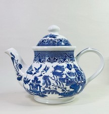 Vintage Churchill Willow Pattern 1980’s Blue & White Ceramic Bulbous Teapot