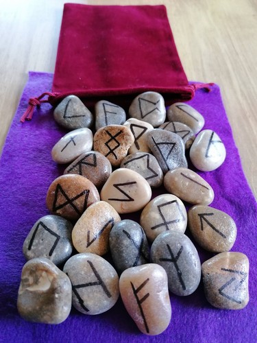 Runes set 189 handcrafted m - runes, s/m