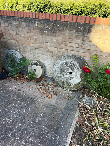 Grey round stone paving - 3,