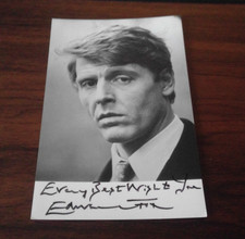 EDWARD FOX HAND SIGNED B/W Photo