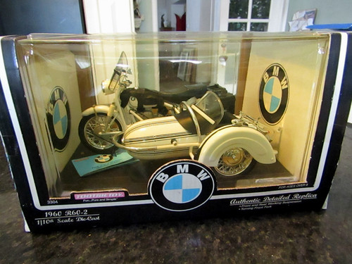 White bmw r60 motorcycle - r60-2, +