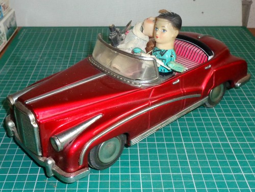 Vintage boxed tin - boxed,