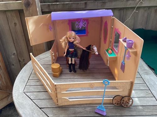 Moxie girlz horse riding - moxie,