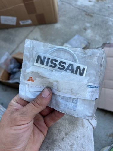 Rear symbol frieze nissan - rear,