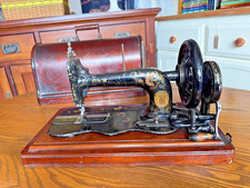 Antique Singer 'New Family' Sewing Machine With Floral Decals (1865-1883)